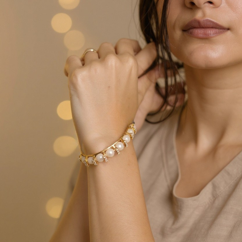 Veyara Rice Pearls Bangle