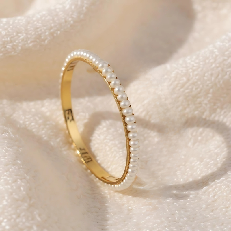 Classic Pearl Bangle – Timeless Radiance