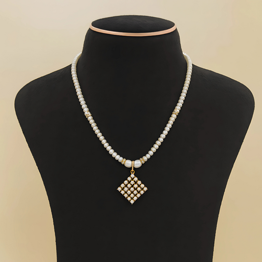 Varg Pearl Pendant Set