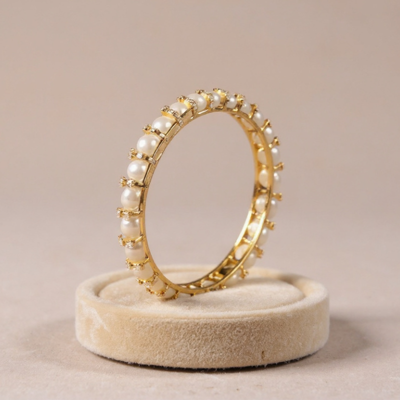 Veyara Rice Pearls Bangle