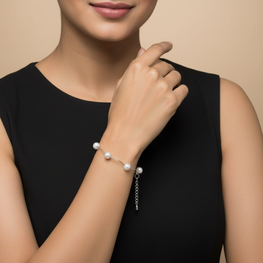 Round Pearls With Silver 1 Lines Bracelet