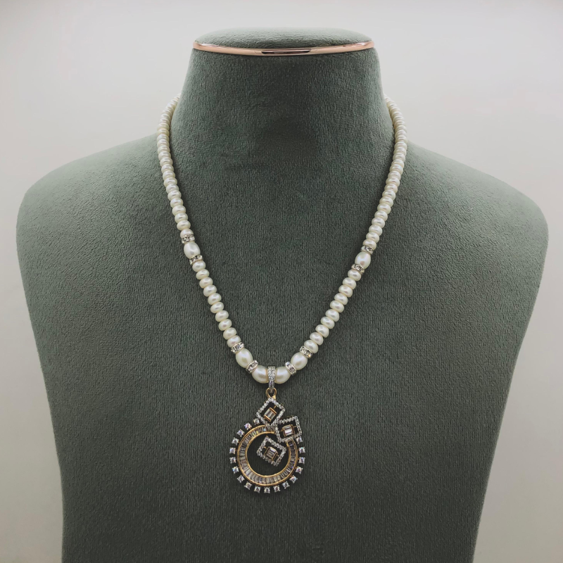 FLAT PEARLS WITH PENDENT 1 LINE SET