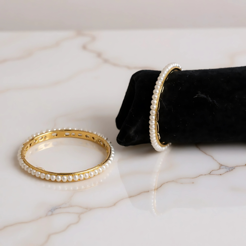 Royal Pearl Bangle – Elegant Finish