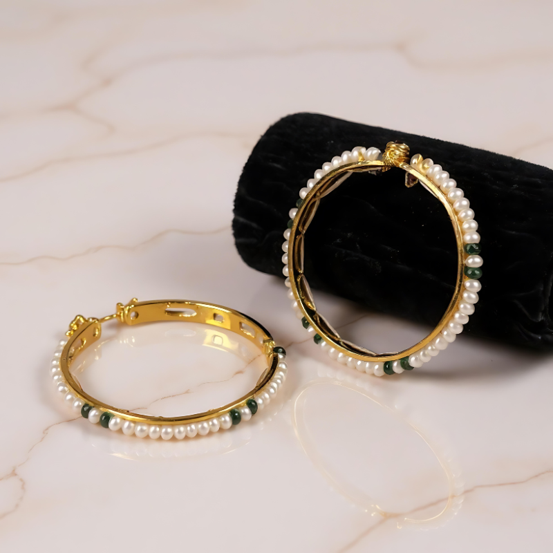 Pearl Bangle with Emerald Beads – Royal Radiance
