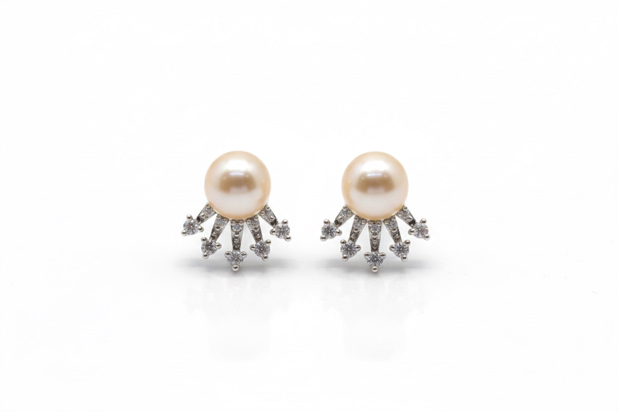 Aura Pearl Studs