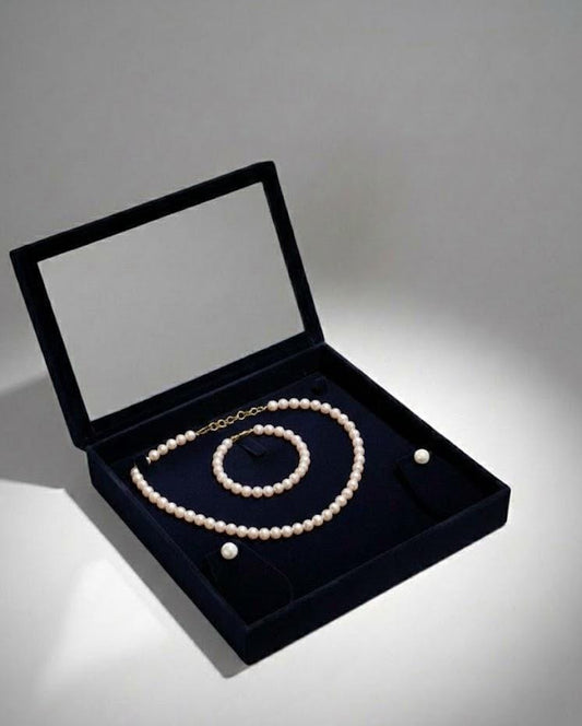 The Champagne Pearl Gift Set